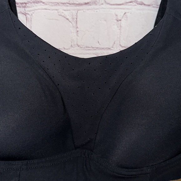 Lululemon Women's Bra size 32 B - Picture 2 of 6
